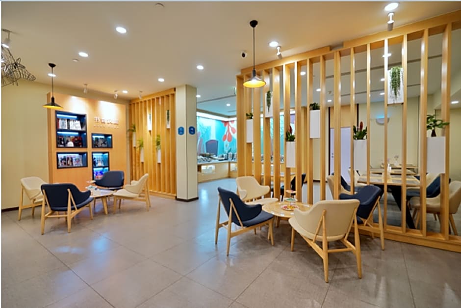 Hanting Express Jinan Daguanyuan Wanda – Jinan, WV