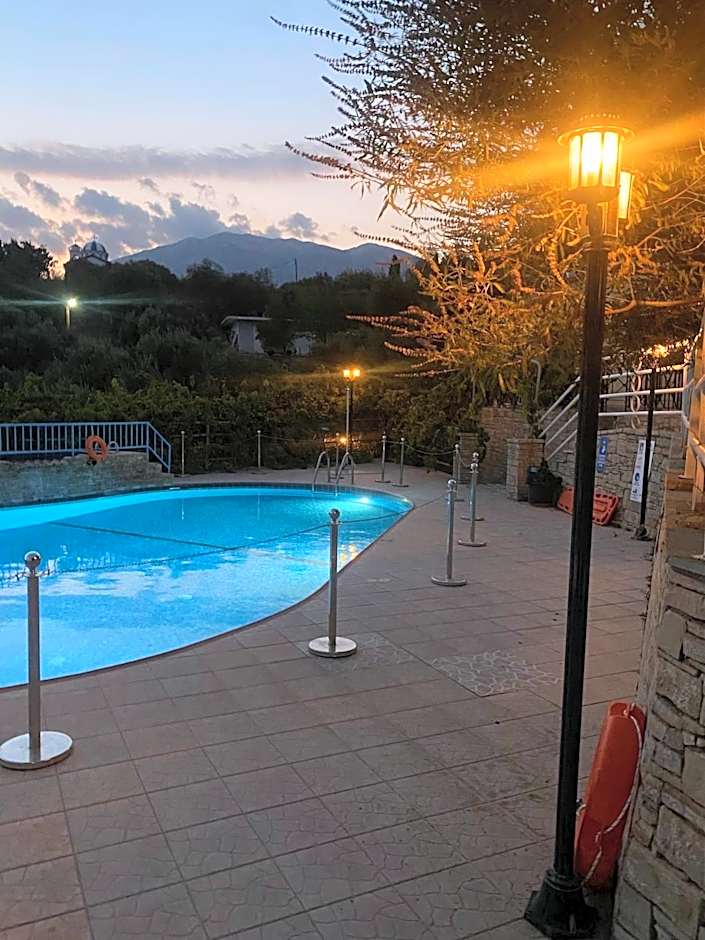 Pantheon Apartments & Studios