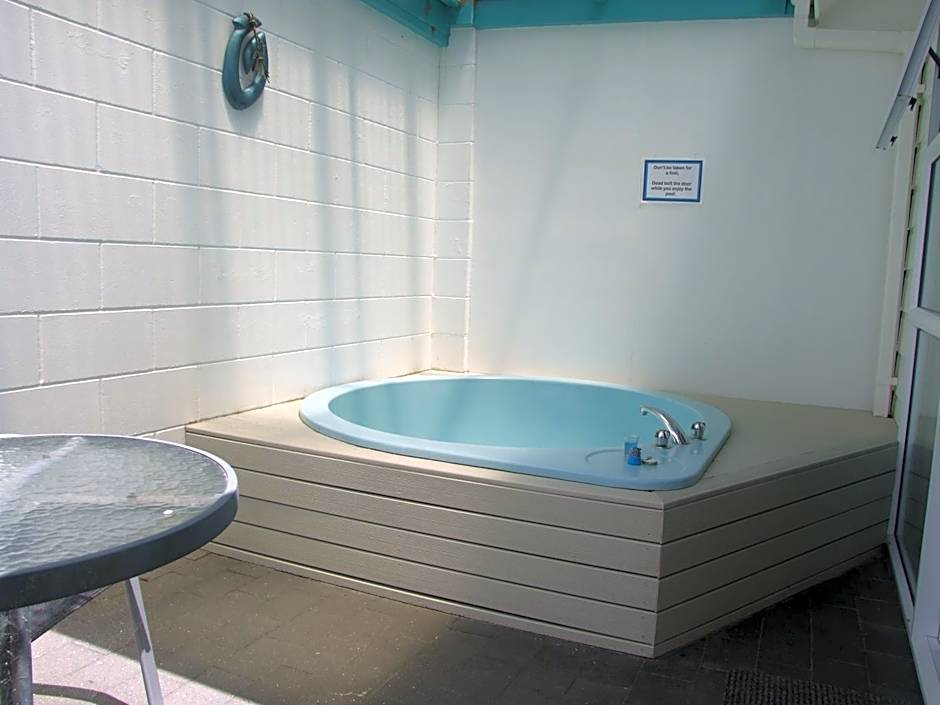 Palm Court Motor Inn