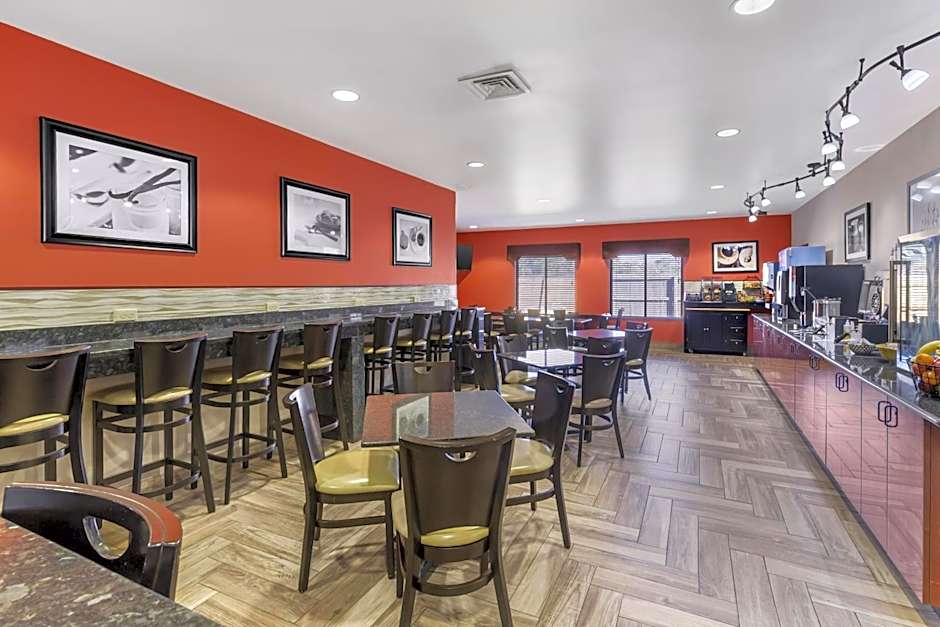 Best Western Plus Suites-Greenville