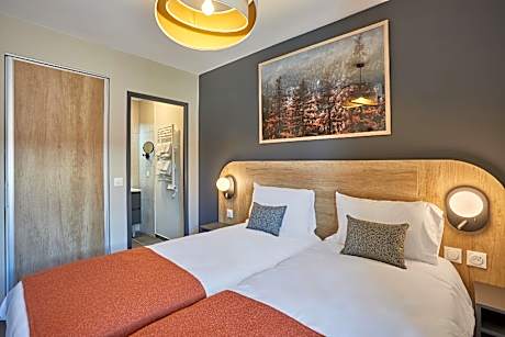 3 Bedrooms Apartment