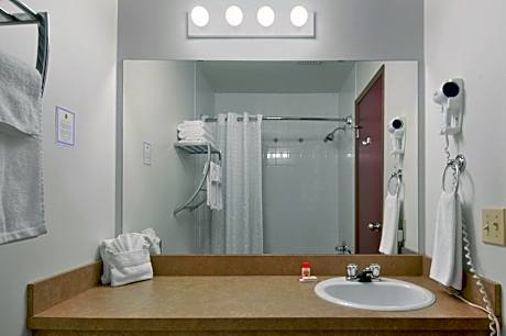 Queen Room - Non-Smoking