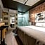 La Suite Hotel