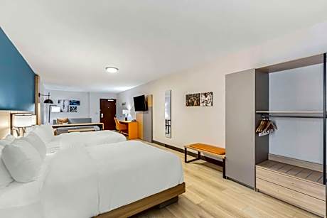 2 Queen Beds, Suite, Nonsmoking, Accessible