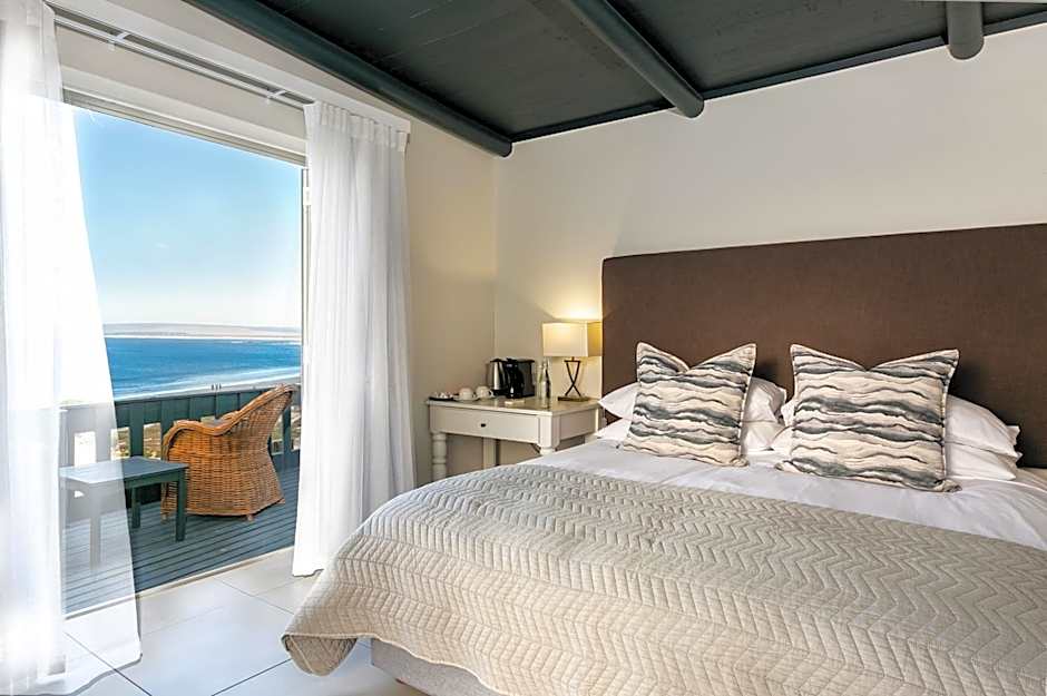 Abalone Hotel & Villas