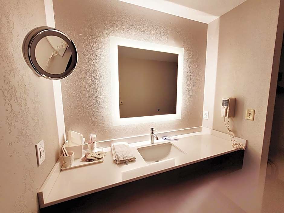 Clarion Pointe Harrodsburg-Danville