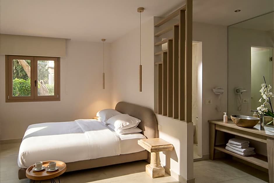 Parthenis Hotel & Suites