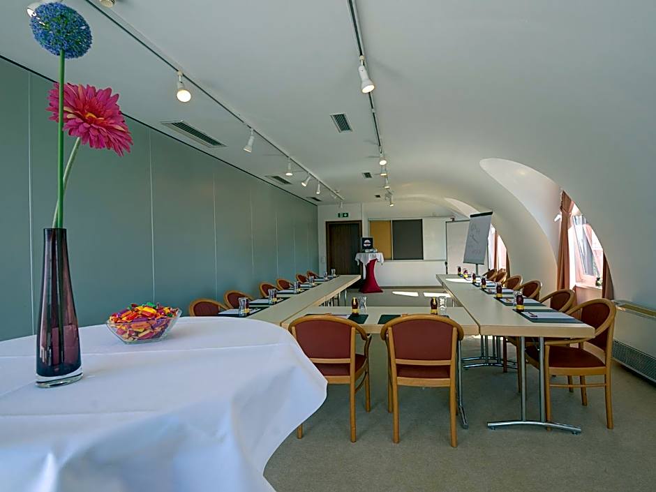 Skycity Hotel Atrigon