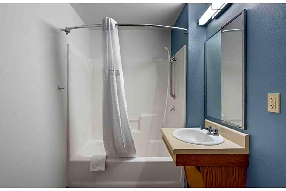 Studio 6 Extended Stay Birmingham Pelham AL