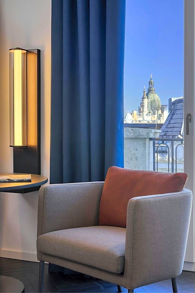 Dorothea Hotel, Budapest, Autograph Collection