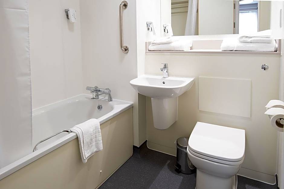 Paisley Pear, Brackley by Marston's Inns