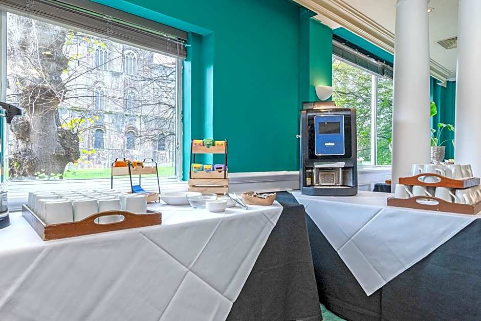 Winchester Wessex Hotel by Sunday