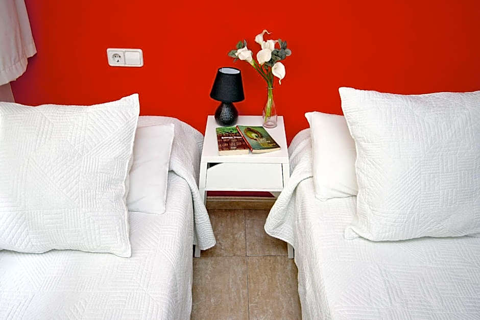 Barcelona City North Hostal