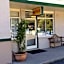Three Explorers Motel
