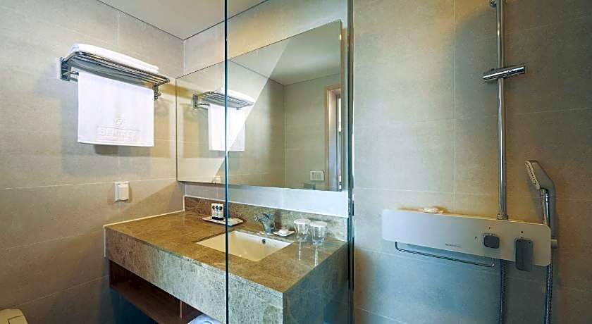 Benikea Jungmun Hotel