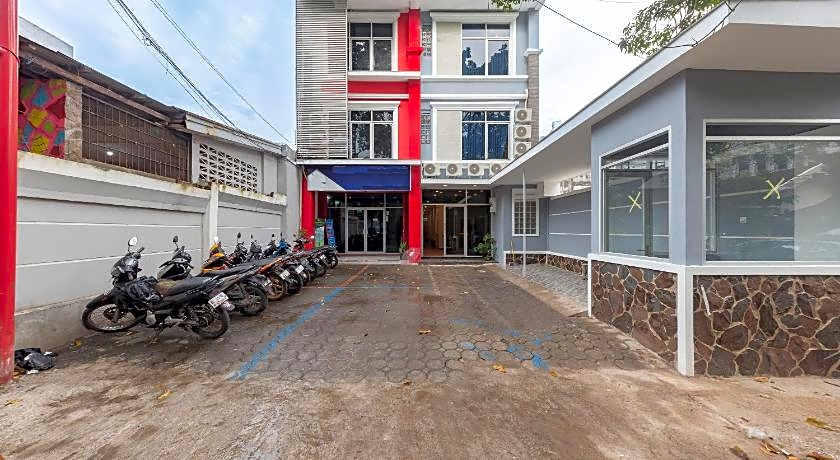 RedDoorz Plus @ Bagusrangin Street 2