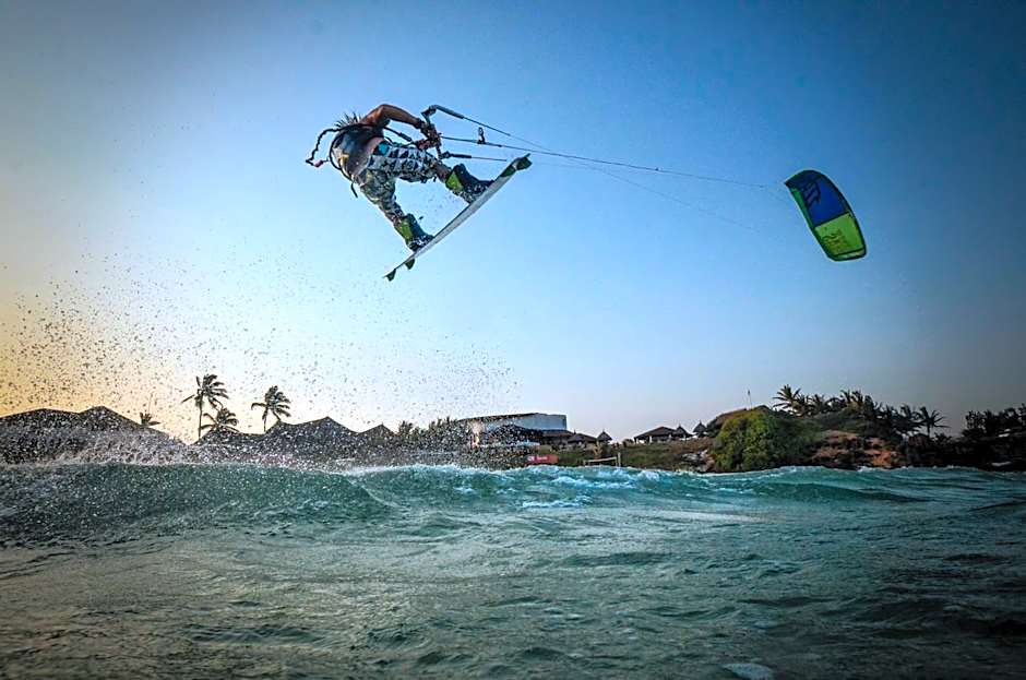 Distant Relatives Ecolodge & Backpackers