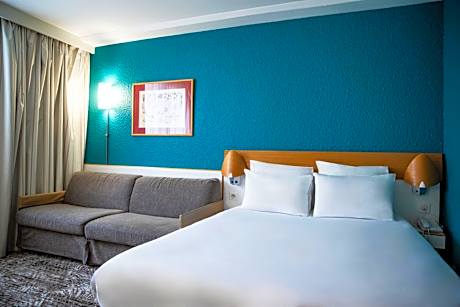 Standard Room 1 Double Bed and 1 Sofa