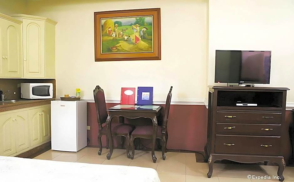 Kokomos Suites Hotel