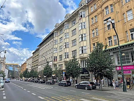 Basic Triple Room with Shared Bathroom