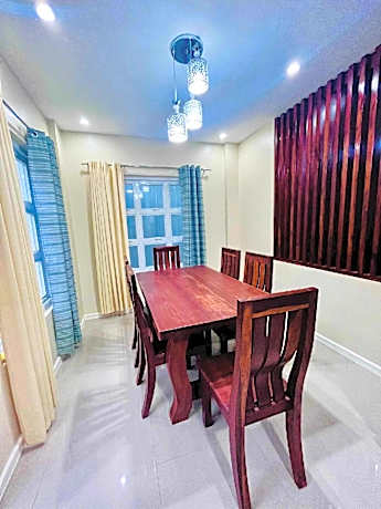 18pax-Rose&Fer Transient-2mins to Calle Crisologo