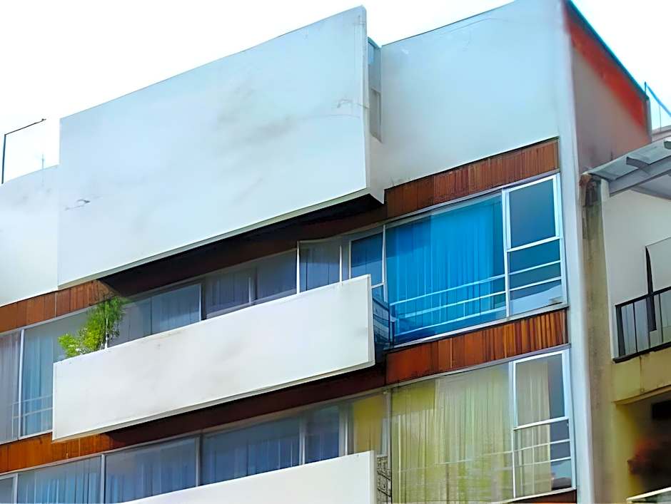 Grupo Kings Suites -Monte Chimborazo 537