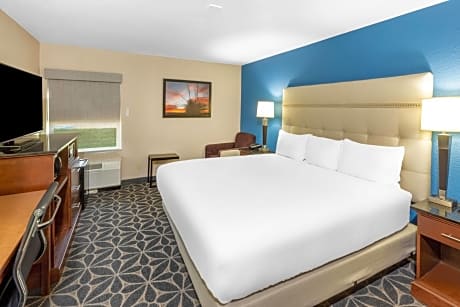 1 King Bed  Hearing Impaired Accessible Room  Non-Smoking