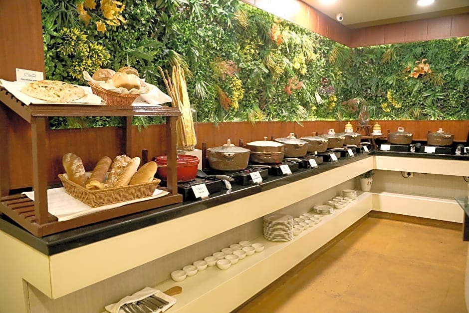 Sarovar Portico Naraina Hotel