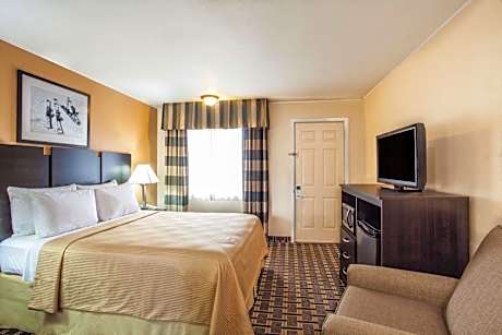 Queen Room - Non-Smoking