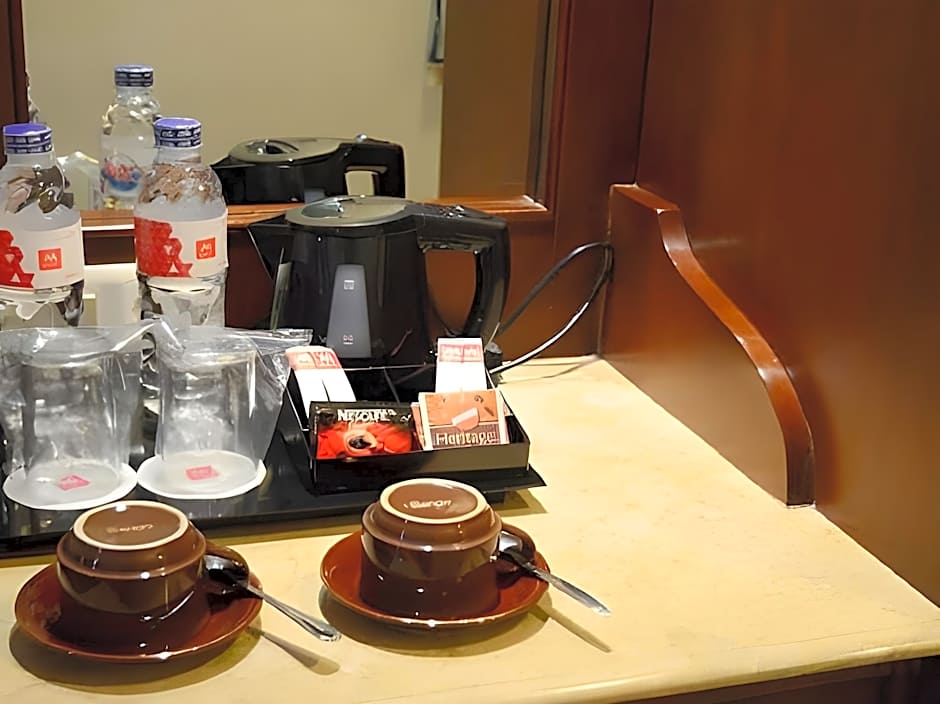 M - Regency Hotel