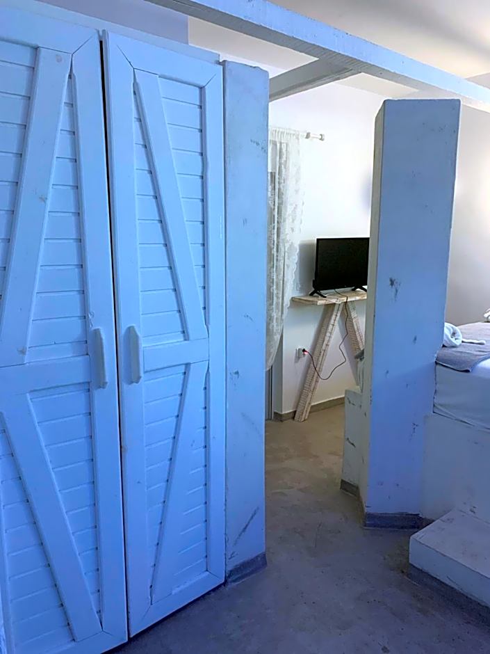 Kouros Home & Suites