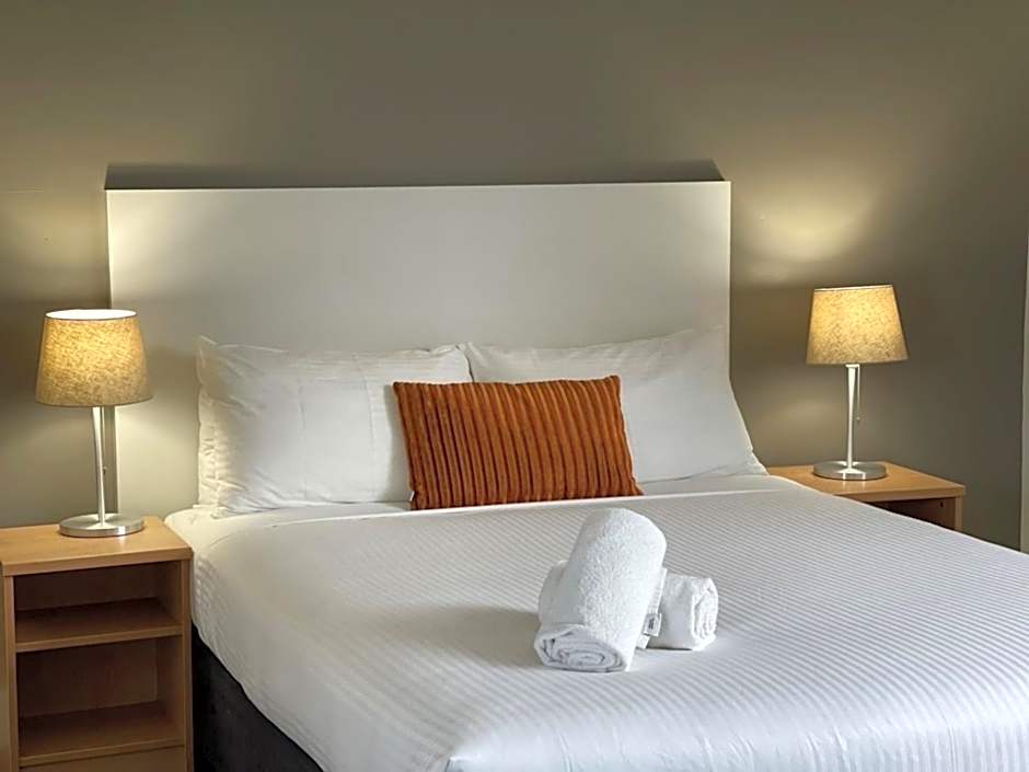 Cosmopolitan Hotel and Apartments