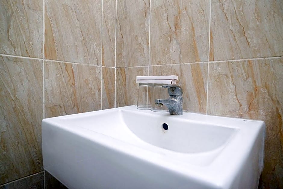 Urbanview Hotel DJ Inn Tegal