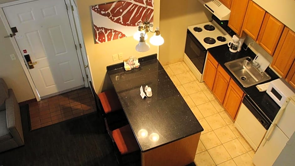 Hawthorn Suites Wichita East