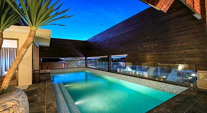 TS SUITES Seminyak Bali