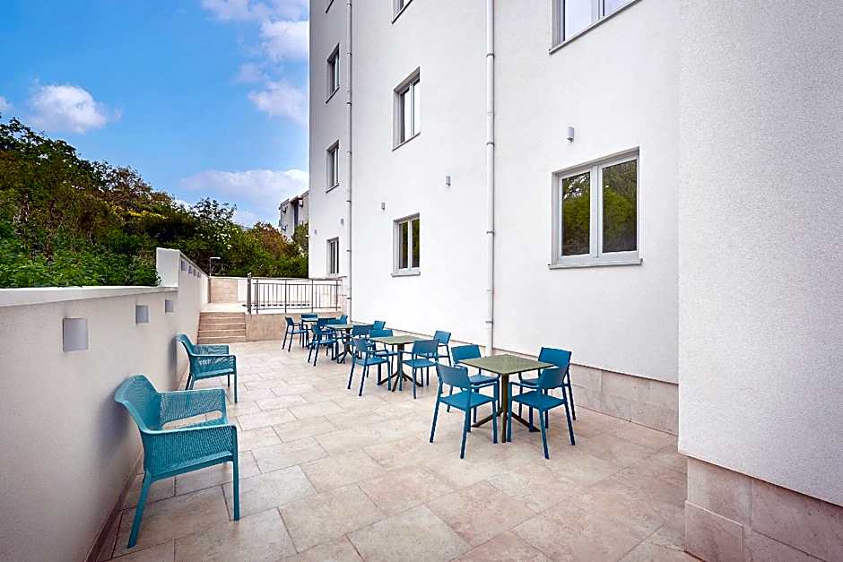 Hotel Larimar