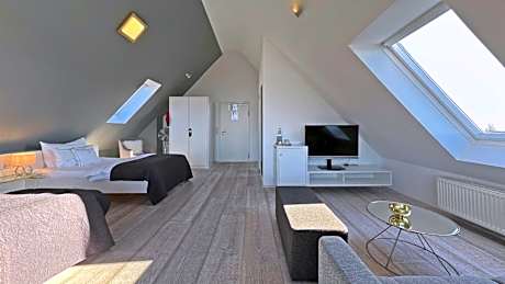 Junior Suite with Balcony and Lake View