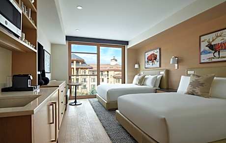 Deluxe Queen Room with Two Queen Beds