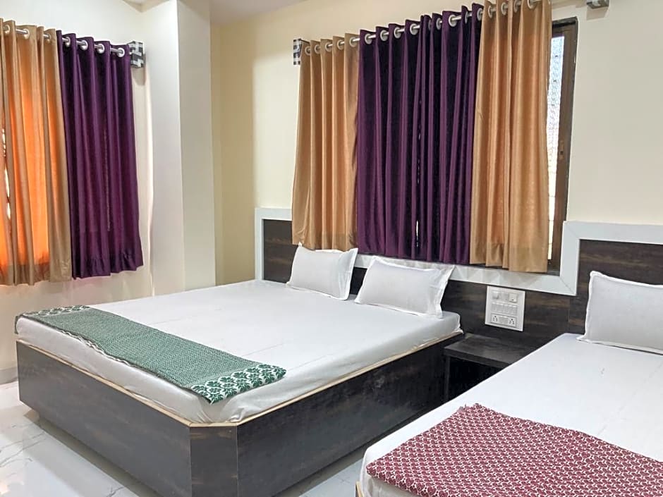 Hotel Sai Viraj Palace 