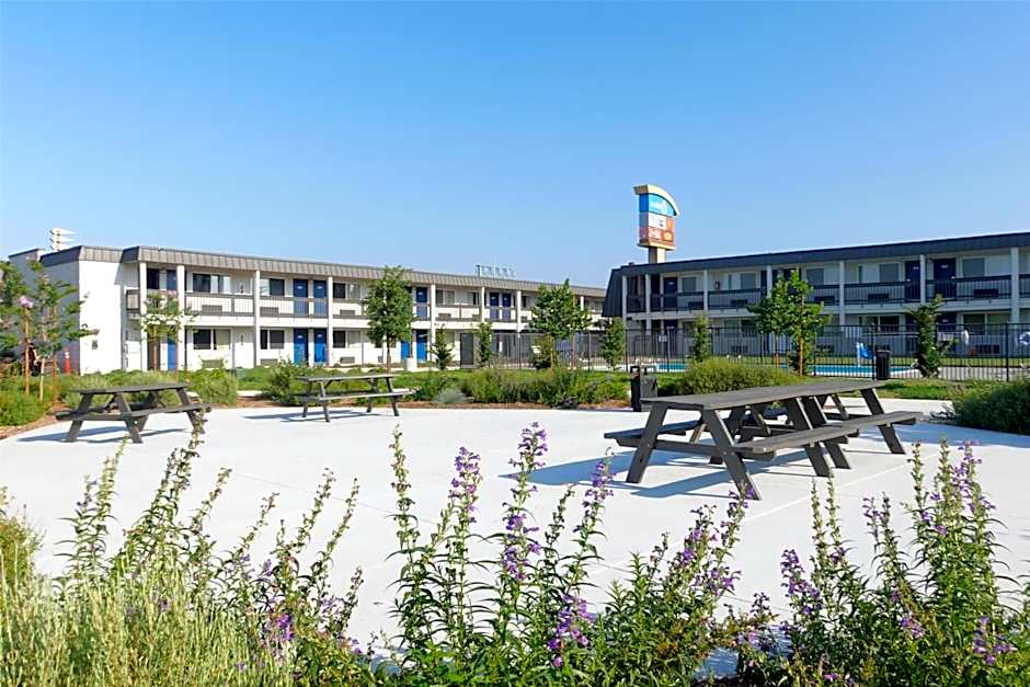 Motel 6-Claremont, CA