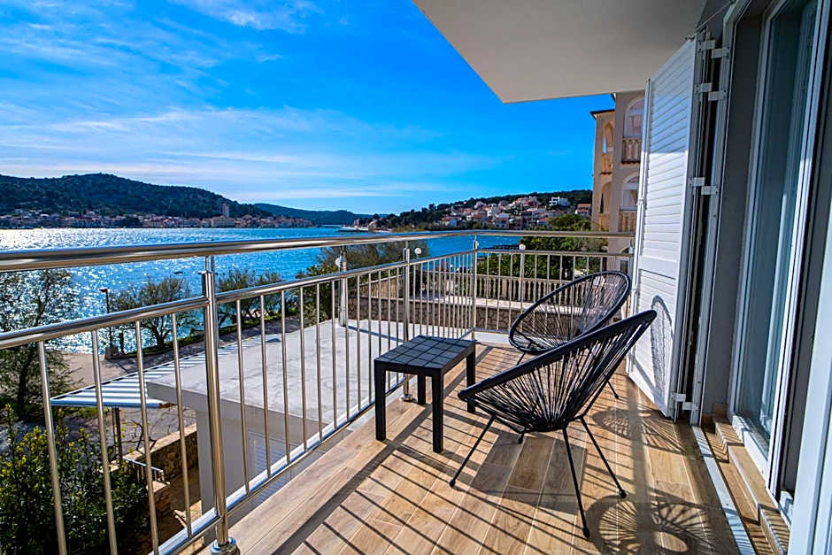 Tisno Laurel Apartments