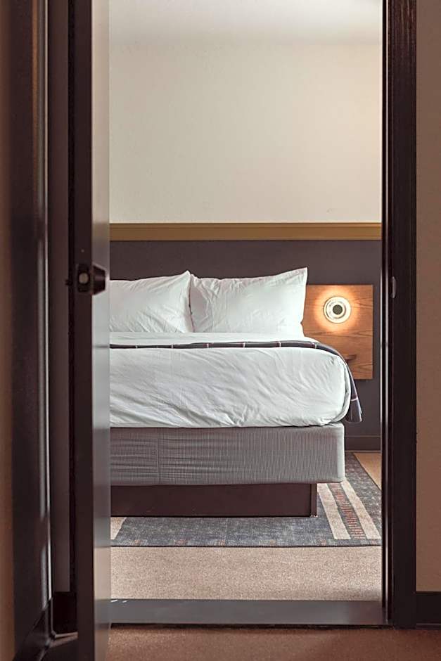 The Ozarker Lodge