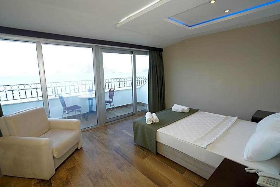 Aurasia Sea Side Hotel