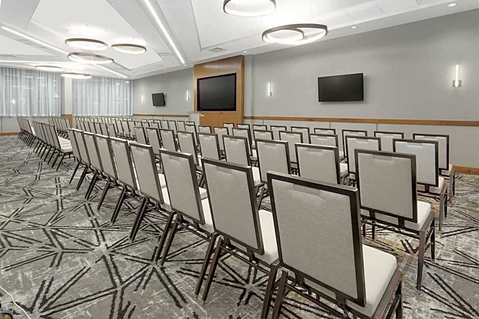 Crowne Plaza Lansing