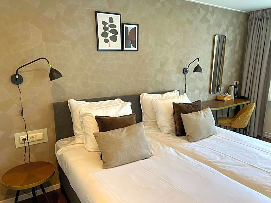 De Zon Hotel & Restaurant by Flow