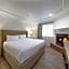 Pelican Inn & Suites