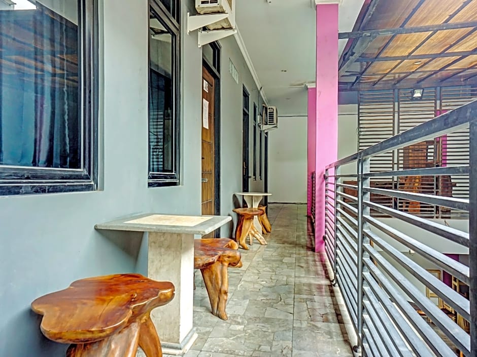 OYO 90187 Puri Allisa Syariah