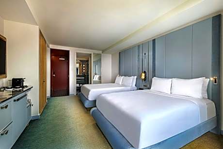 Wonderful Queen Room with Two Queen Beds, Partial River View and Roll-in Shower - Mobility and Hearing Accessible