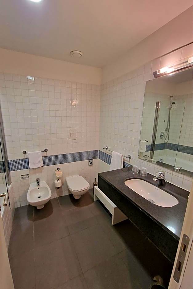 Inn Naples Airport