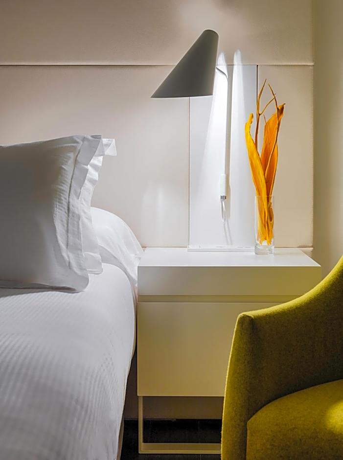 H10 Urquinaona Plaza